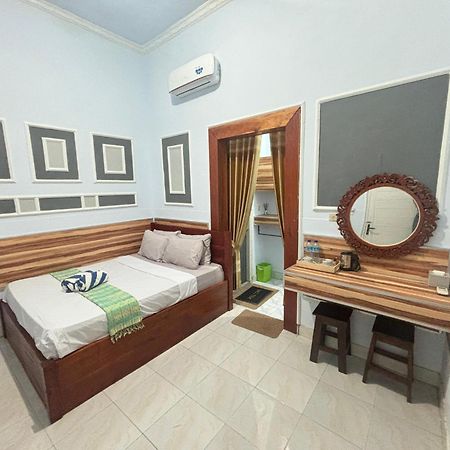 Banera Gili Homestay 吉利特拉旺安 外观 照片