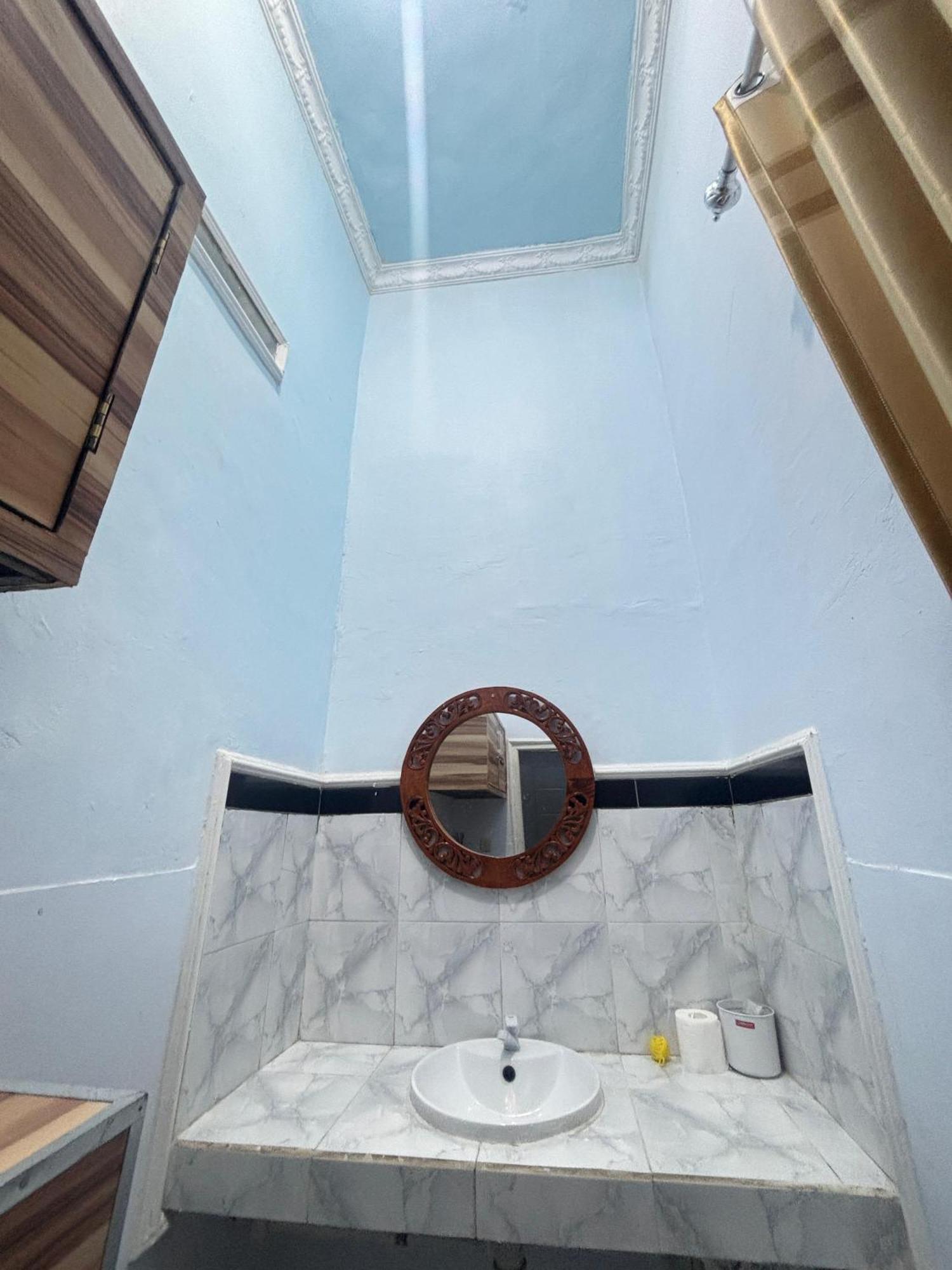 Banera Gili Homestay 吉利特拉旺安 外观 照片