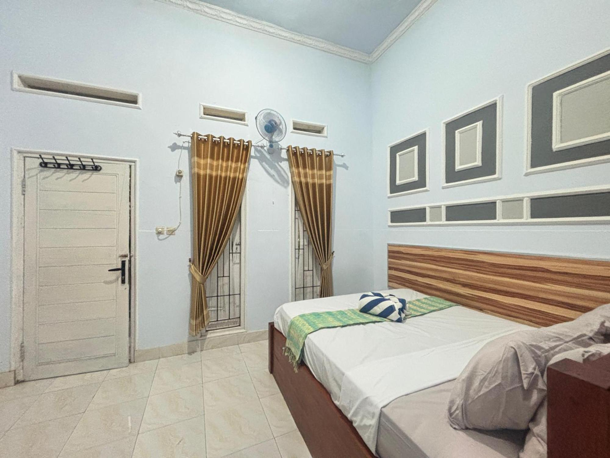 Banera Gili Homestay 吉利特拉旺安 外观 照片